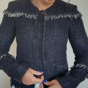 Vintage banana republic blazer in excellent Condition. Navy blue color 2SP